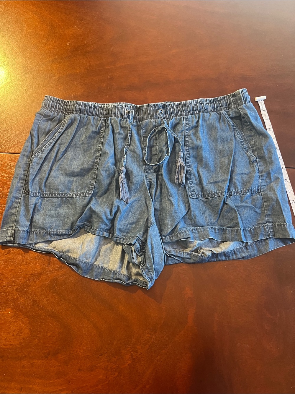 Women’s plus Drawstring Chambray Shorts - Blue